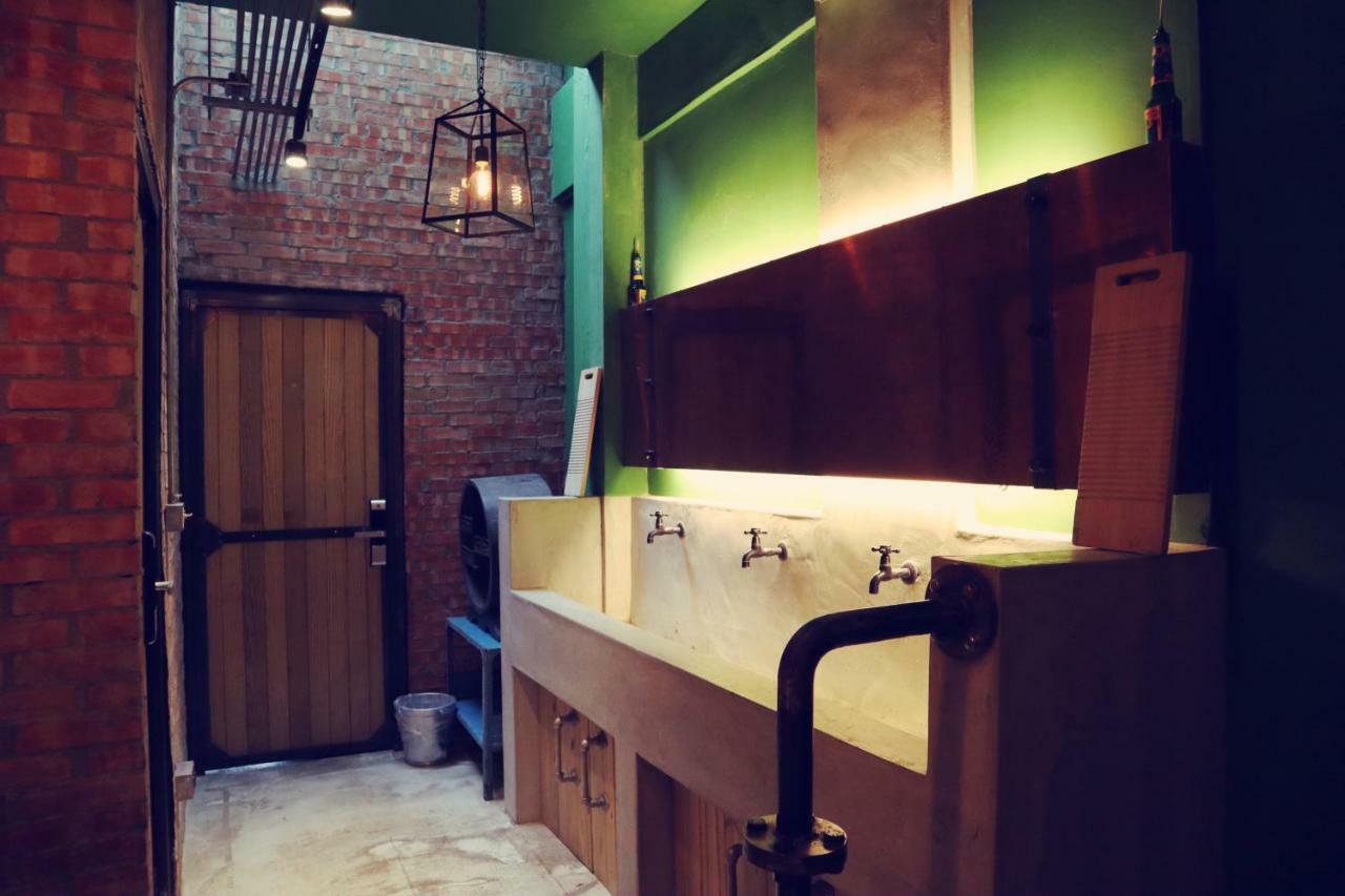 הואליין סיטי Travel Charger Hostel מראה חיצוני תמונה