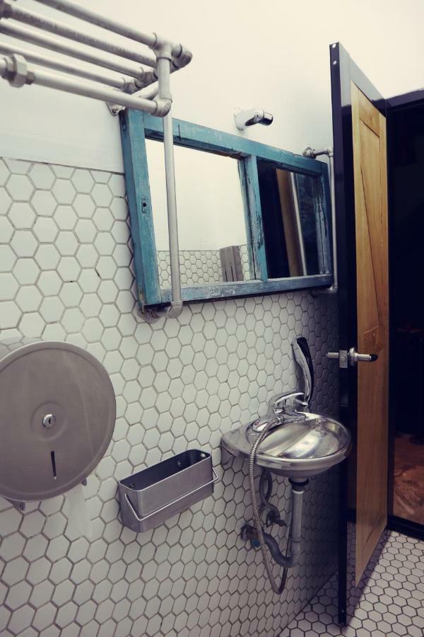 הואליין סיטי Travel Charger Hostel מראה חיצוני תמונה